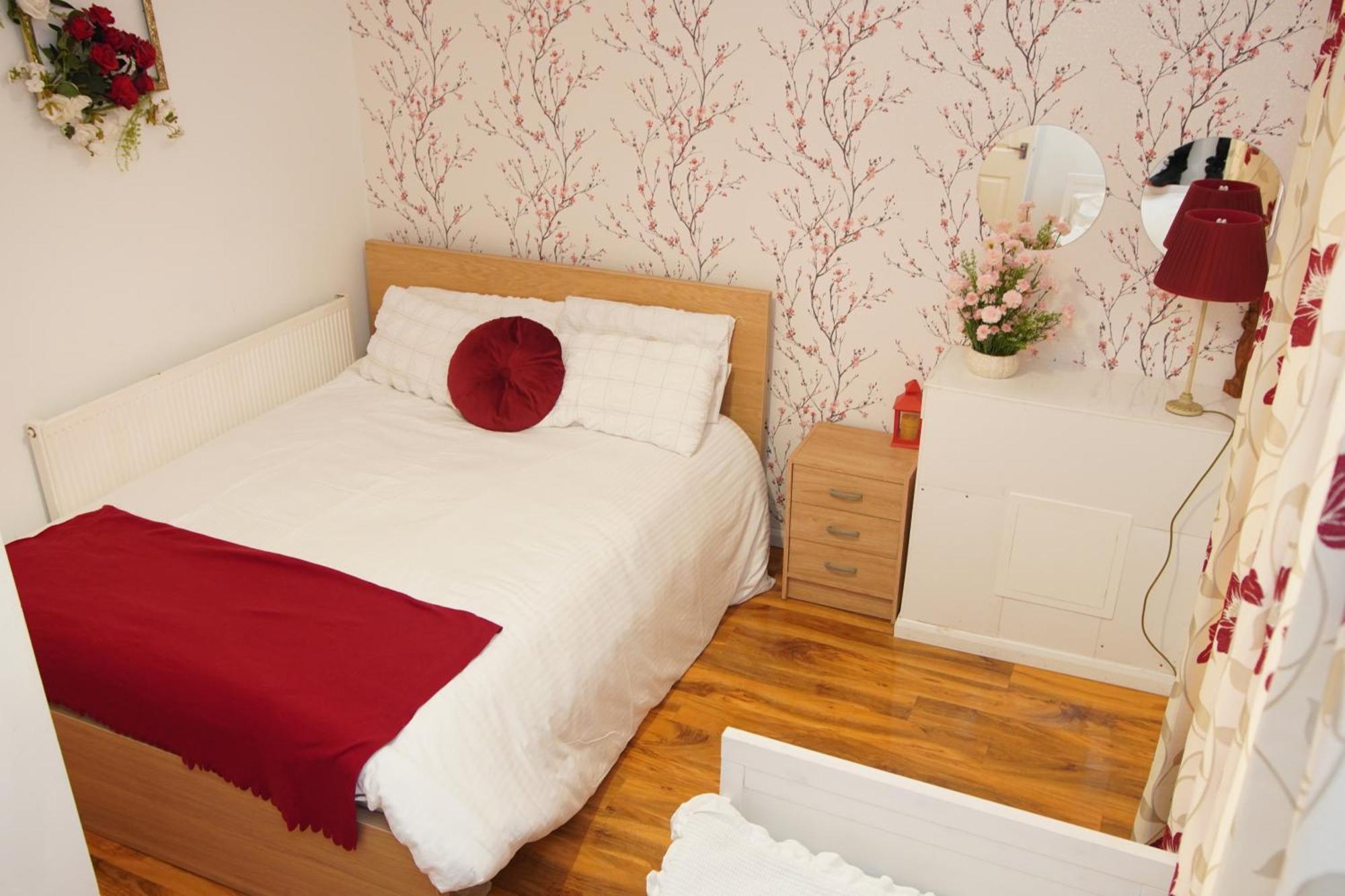 House Near Cardiff City Centre ภายนอก รูปภาพ